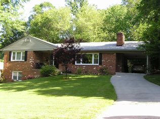 906 Balmoral Dr, Silver Spring, MD 20903