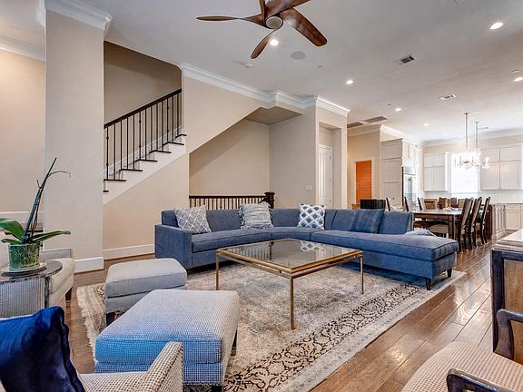 4th image of 709 Somerset Commons Ln