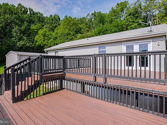 3rd image of 527 Apple Jack Cir