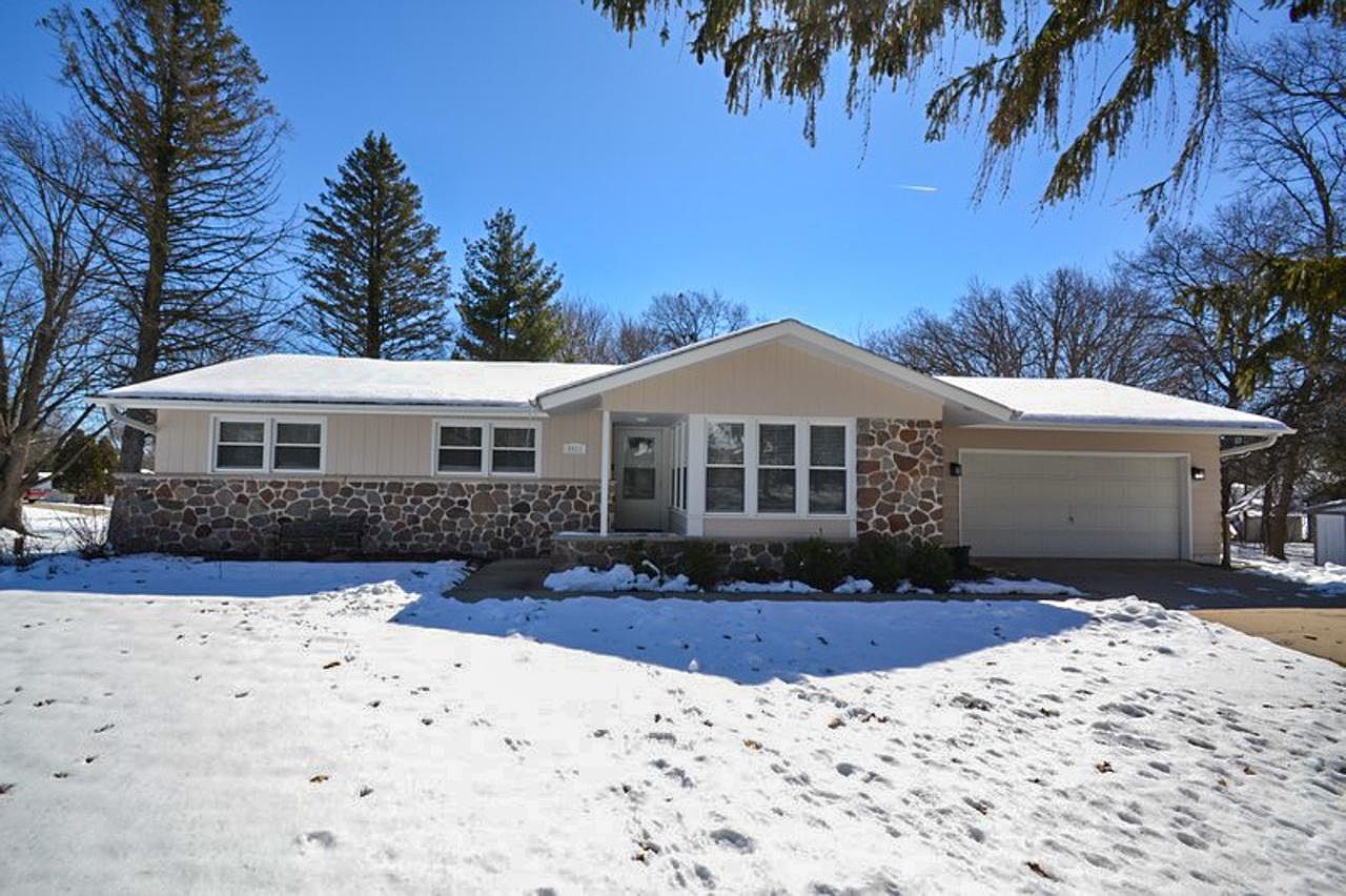 9411 West Briarwood DRIVE, Franklin, WI 53132 Zillow