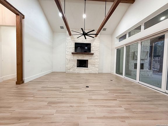 3rd image of 1781 Bella Vista