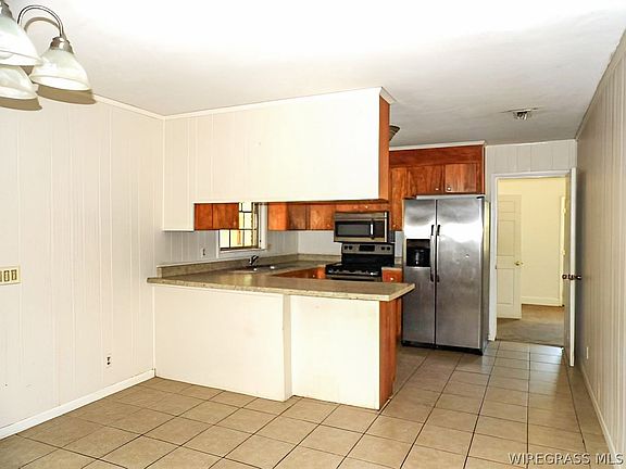 3rd image of 615 Morgan Ln