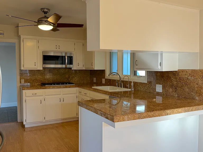 1388 Pine Ave — Photo 10