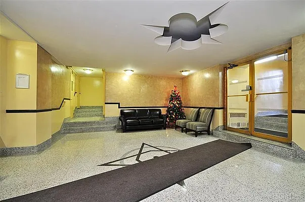 Sold by Re/Max In The City | media 10
