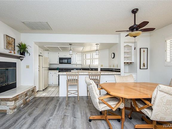 4th image of 2022 Merrill Ln Unit 3B