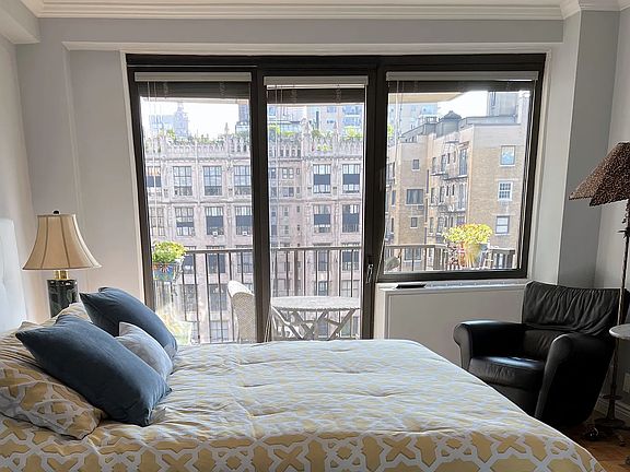 5th image of 10 W 66th St APT 16C