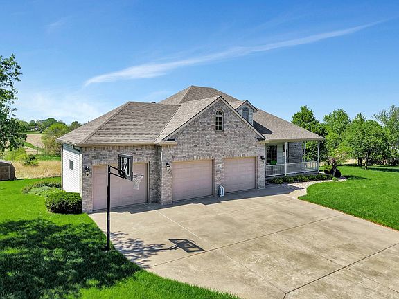 3rd image of 115 Whispering Pines Dr