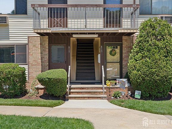 2nd image of 816 Cricket Ln
