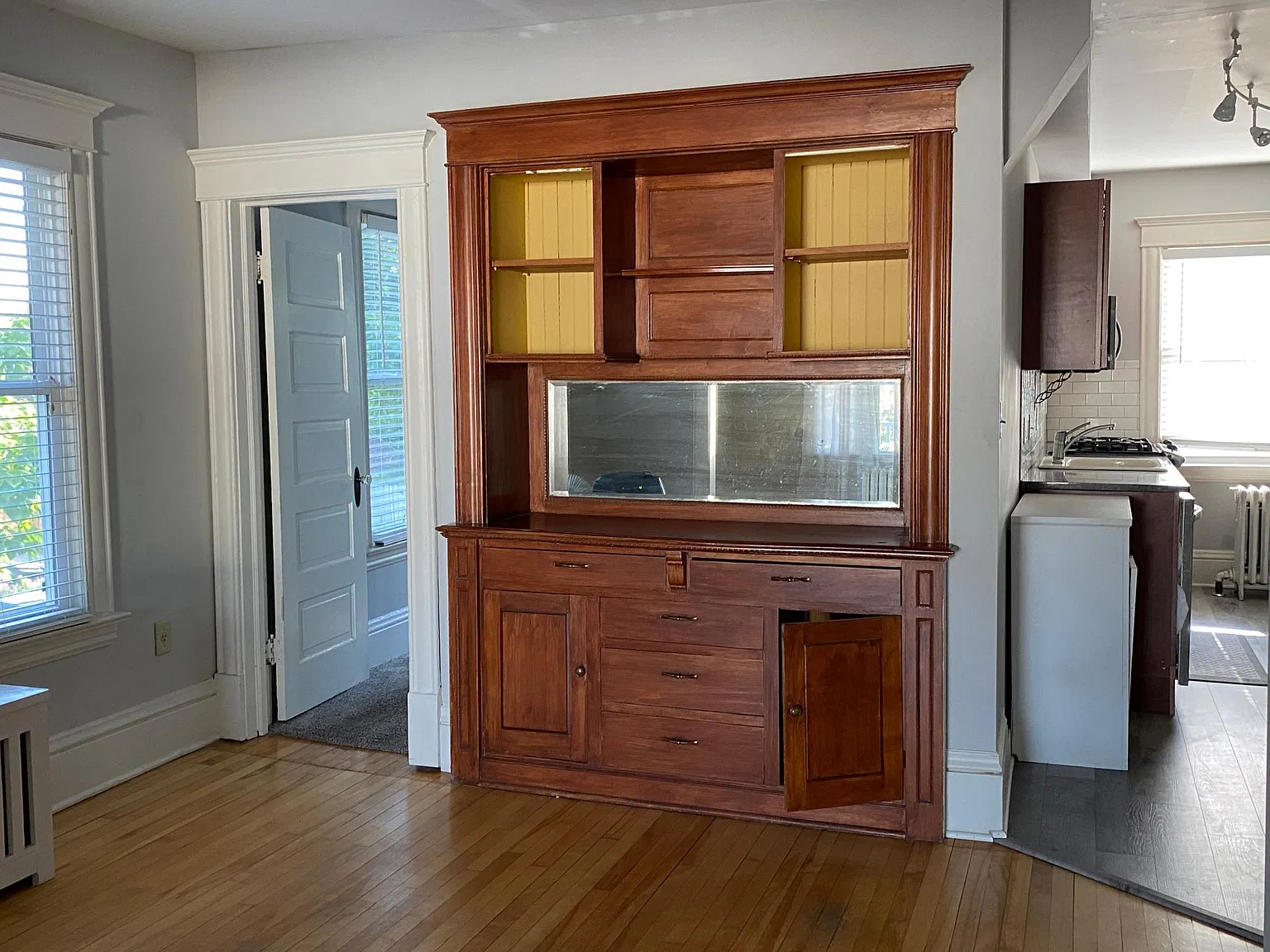 2 bed, 1660 sqft, $1,800 — Photo 2