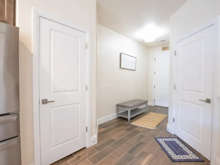 N 2020 W — Photo 7