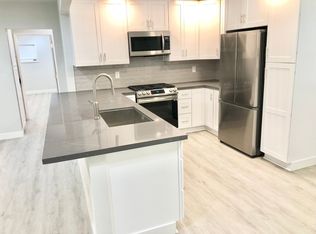 224 3rd St #3, Huntington Beach, CA 92648