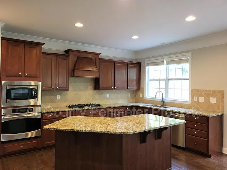 4445 Agard St — Photo 13