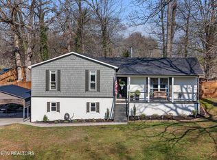 3102 Forest Heights Cir, Lenoir City, TN 37772