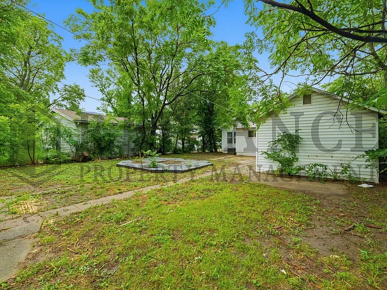 1425 S Laura Ave — Photo 5