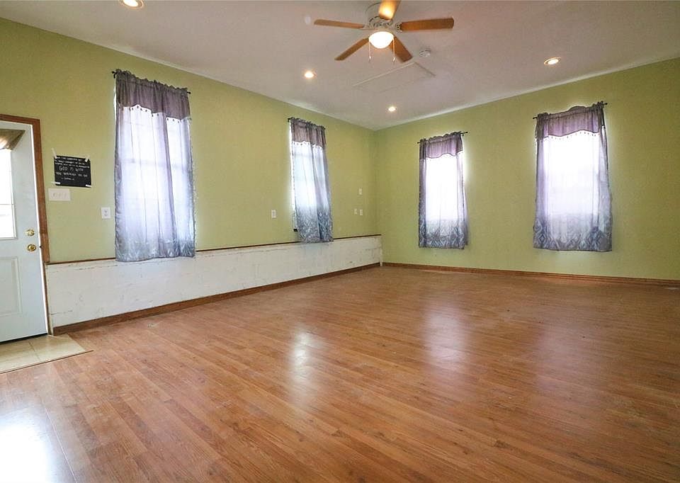 1st image of 2411 Burlington Blvd #B