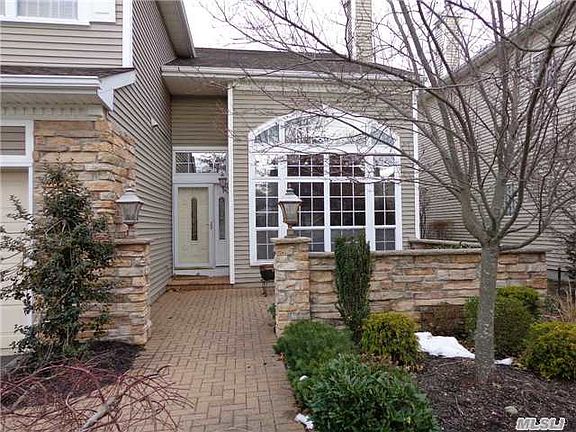 2nd image of 147 Hamlet Dr