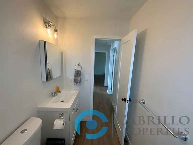1628 Burton St — Photo 18