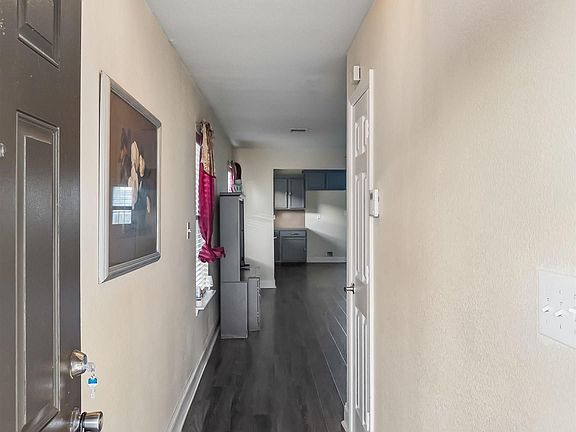 4th image of 1128 S Sky Ave