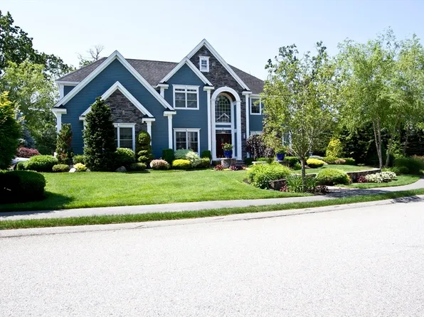 10 Woodbury Ln, Middleton, MA 01949