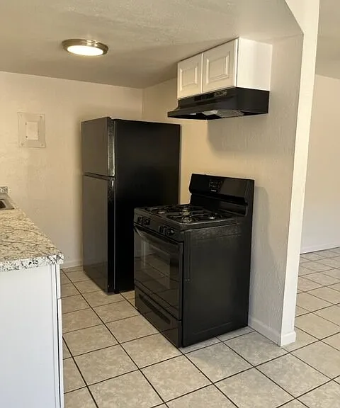 1223 N Dysart Rd #2 — Photo 12