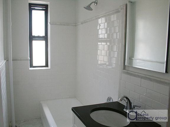 3rd image of 90 Park Ter E APT 5H