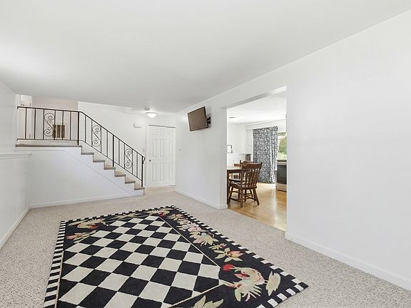 4th image of 21 Cobb St #B