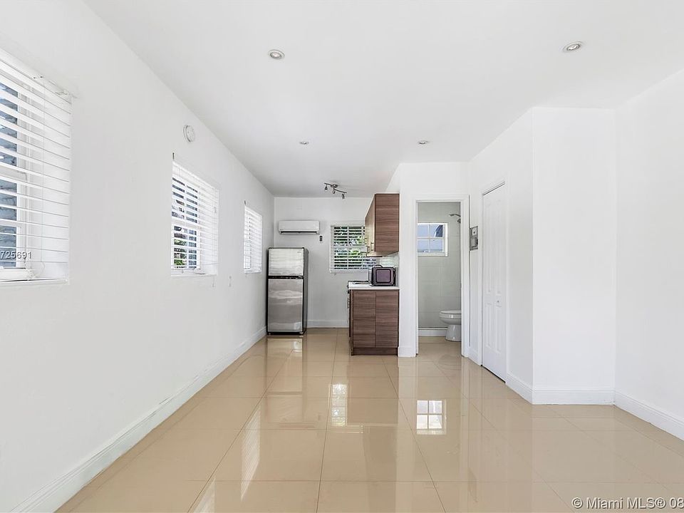 1st image of 551 NE 61st St APT 5