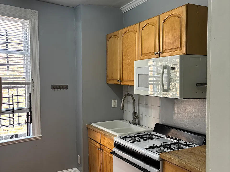 1526 W Mount Royal Ave #3R
