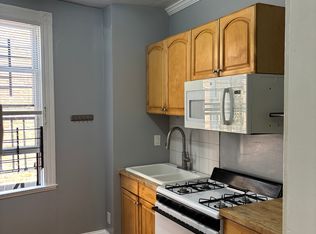 1526 W Mount Royal Ave APT 3R, Baltimore, MD 21217
