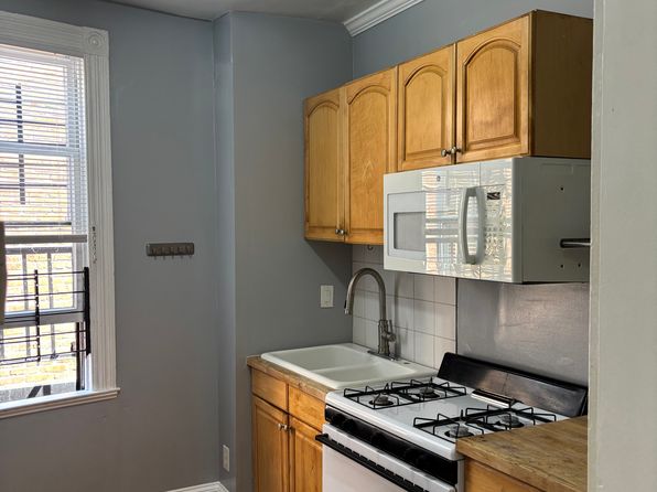 1526 W Mount Royal Ave APT 3R