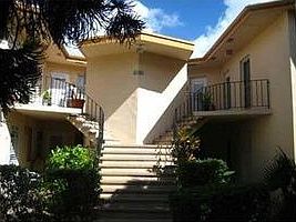 3rd image of 1639 Miami Gardens Dr #216