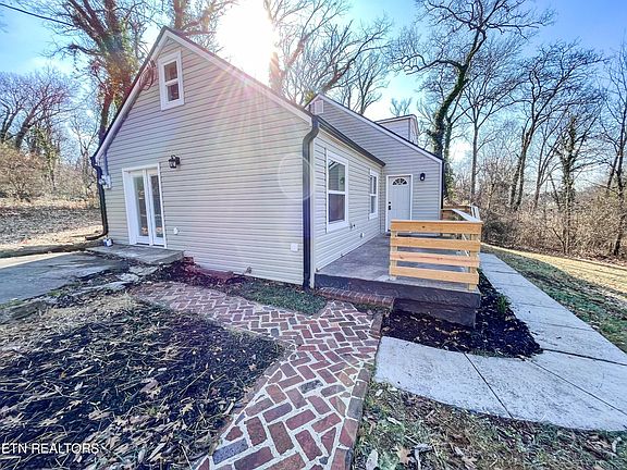 3rd image of 2516 Delrose Dr
