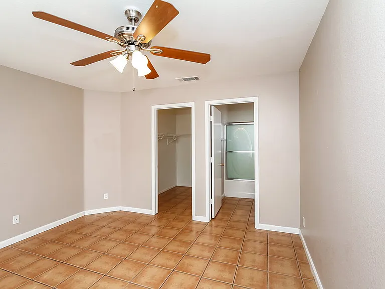 2409 Grand Prize Ave — Photo 9