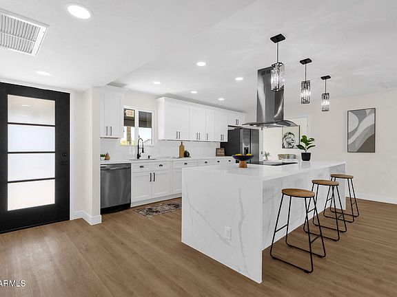 2nd image of 1524 W MISSION Lane