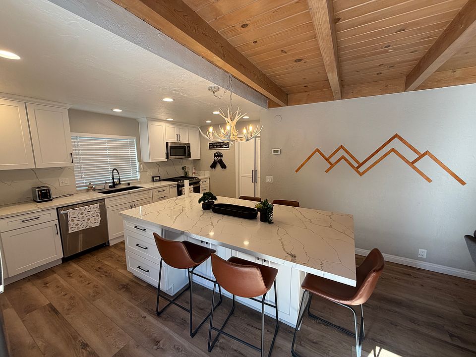 1st image of 29264 Pine Dr #B