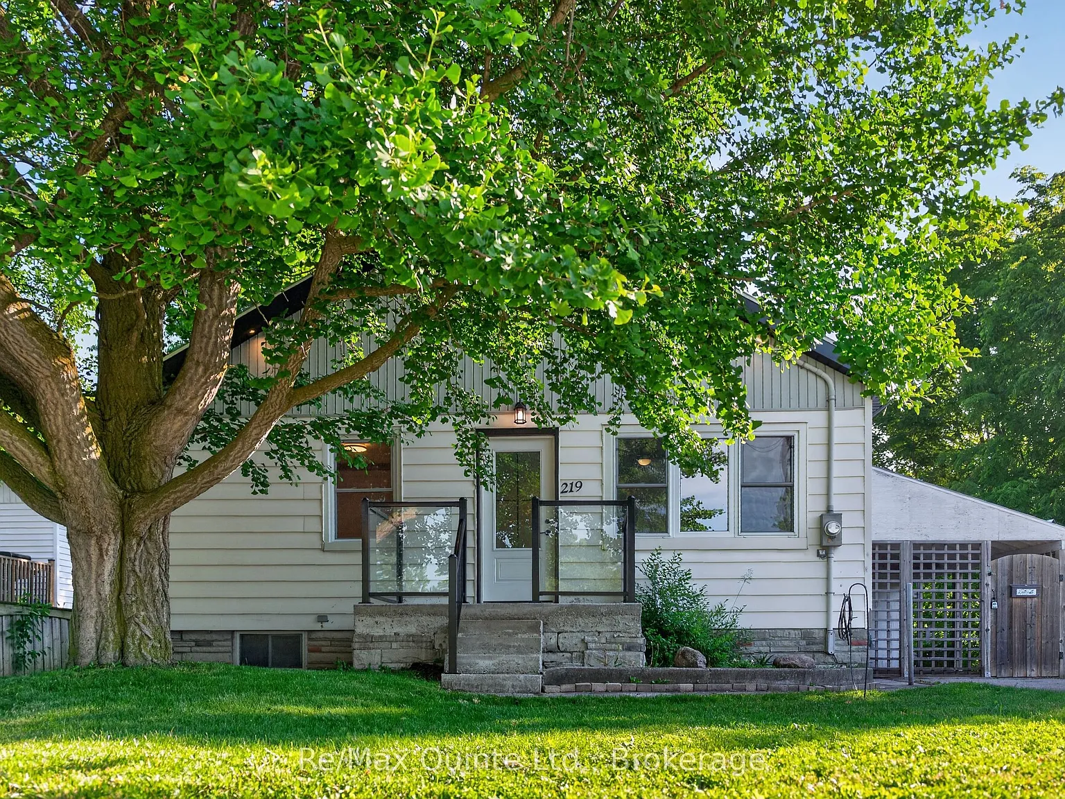 2 bed, $2,200 — Photo 1