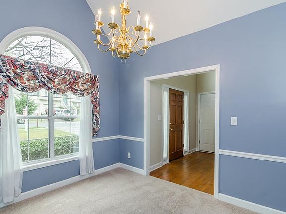 4th image of 6390 Glenbrook Dr