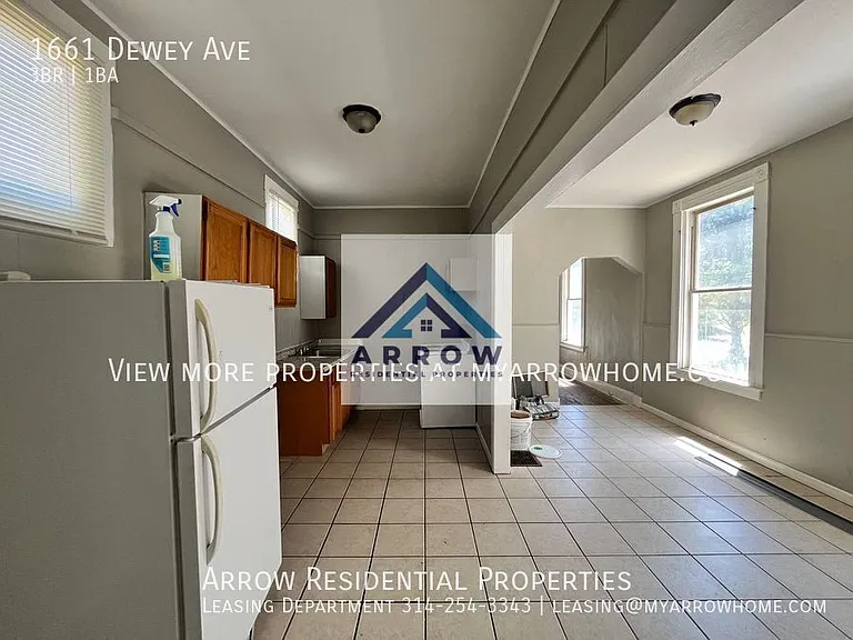 1661 Dewey Ave — Photo 5
