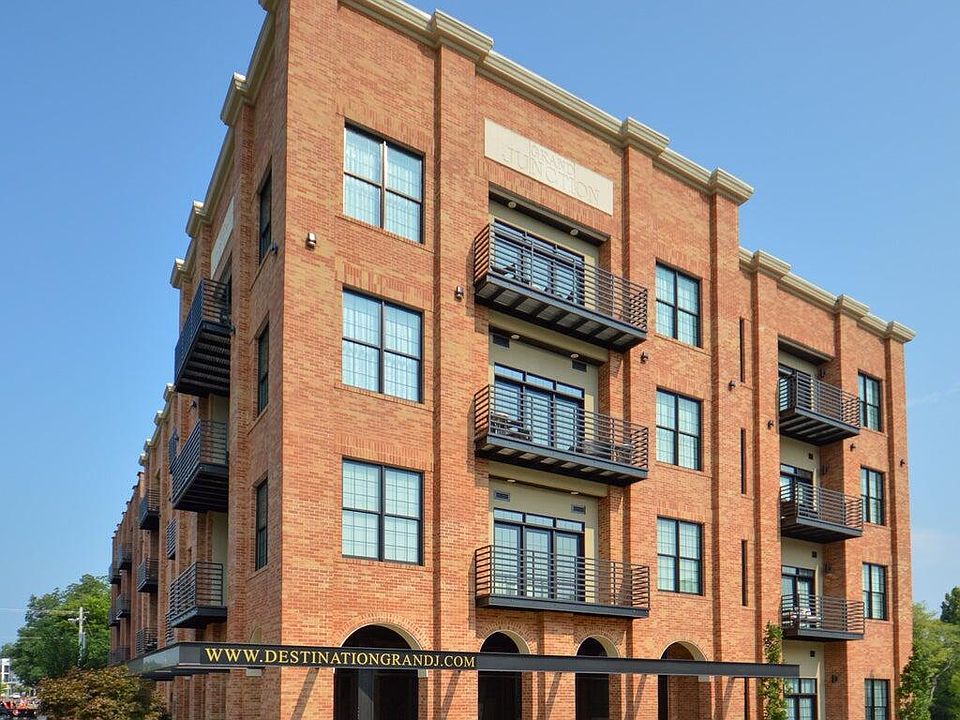 1st image of 509 University Dr #112