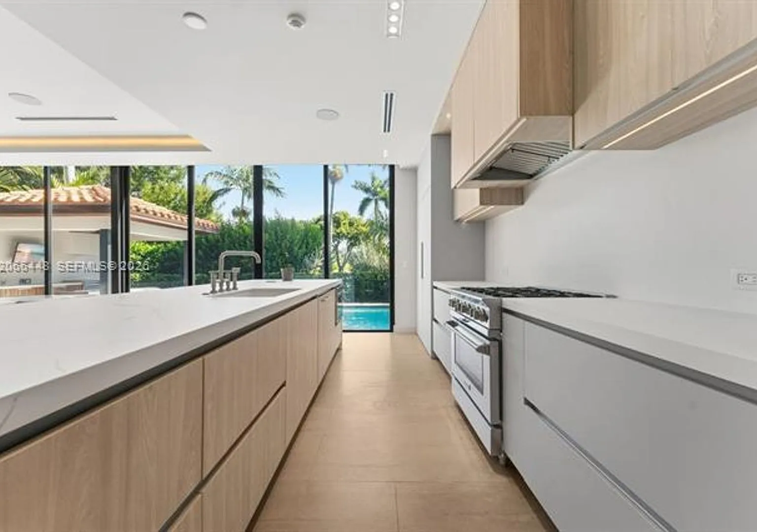 5831 Alton Rd # 5831, Miami Beach, FL 33140 — Photo 1