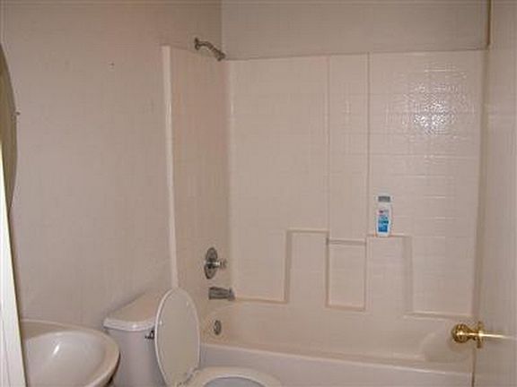 3rd image of 4820 Miramare Ln