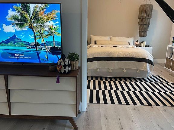 3rd image of 10250 W Bay Harbor Dr APT 3F