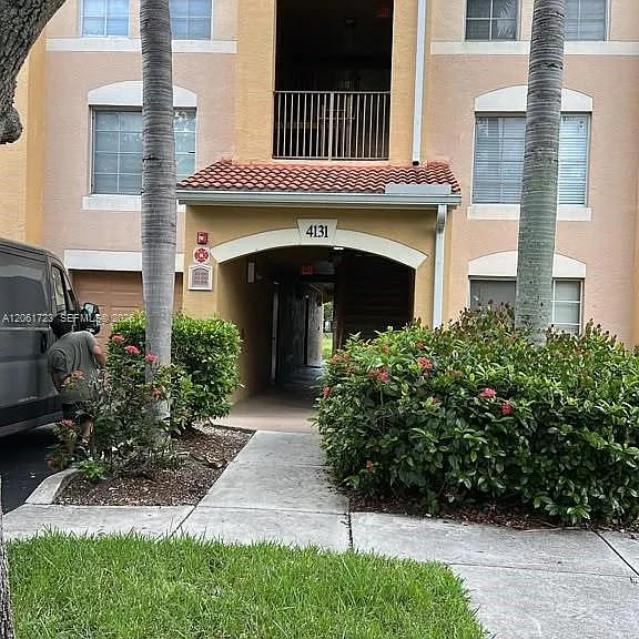 4131 San Marino Blvd #303 — Photo 8