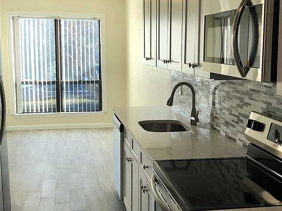 4th image of 414 Woodland Estates Dr