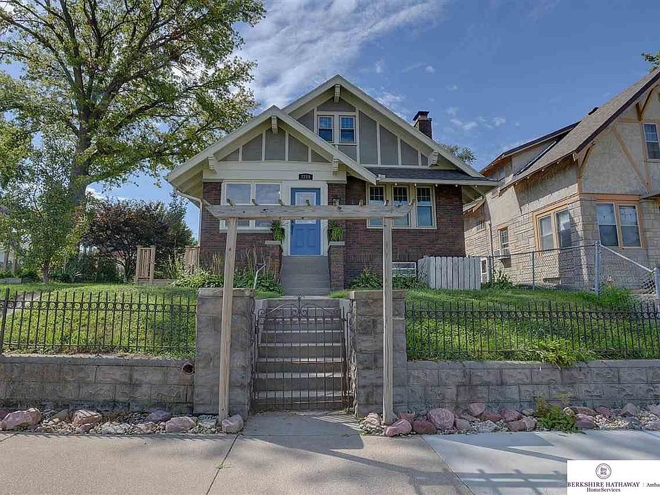1st image of 2219 South St