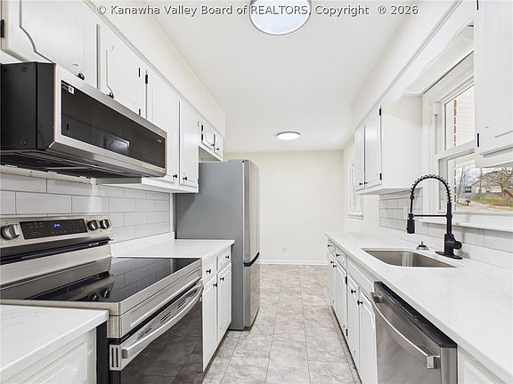 3rd image of 4207 Hackberry Ln