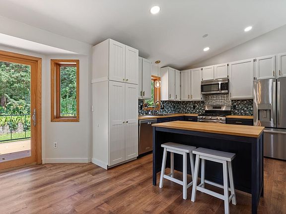 4th image of 2455 Queensport Rd