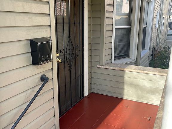 4th image of 442 E 15th St