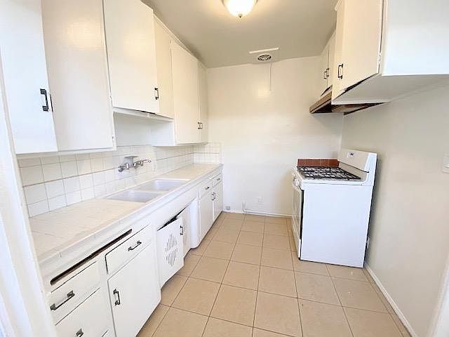 1st image of 4430 Cahuenga Blvd APT 4