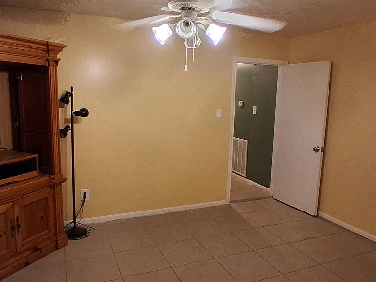 4315 Baneway Dr — Photo 15